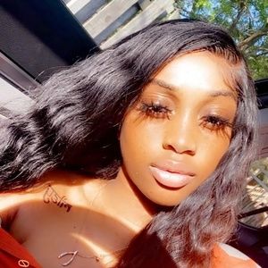 Meet your Posher, Akeyla